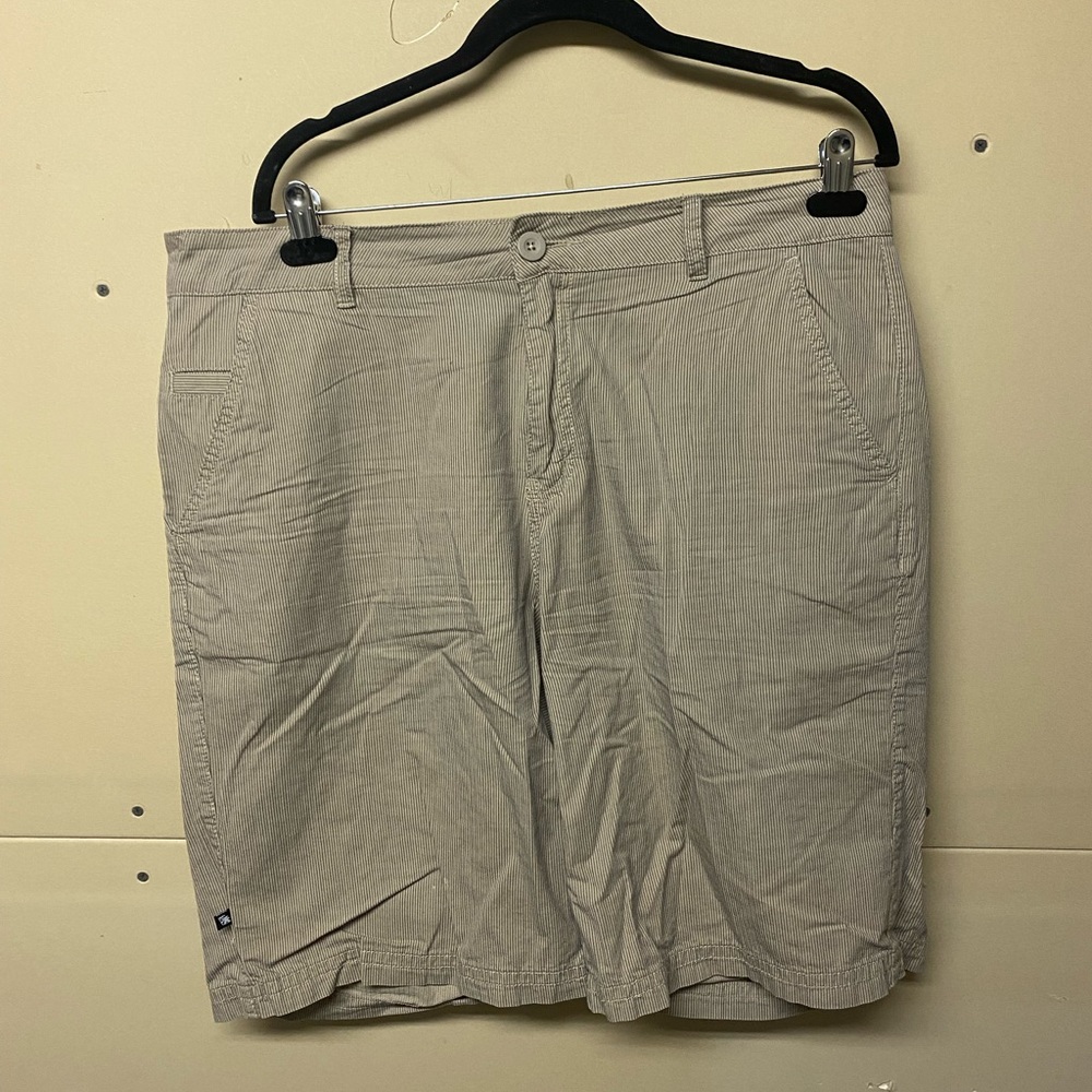 2/$20❤️- SHORTS | Men’s Gotcha shorts size 36